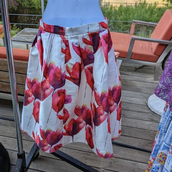 NWOT Fora Tulip High Waisted Posh Skirt  Size Med/Small - Picture 2 of 6